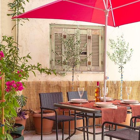 Stately Central Apartment Atenas Exterior foto