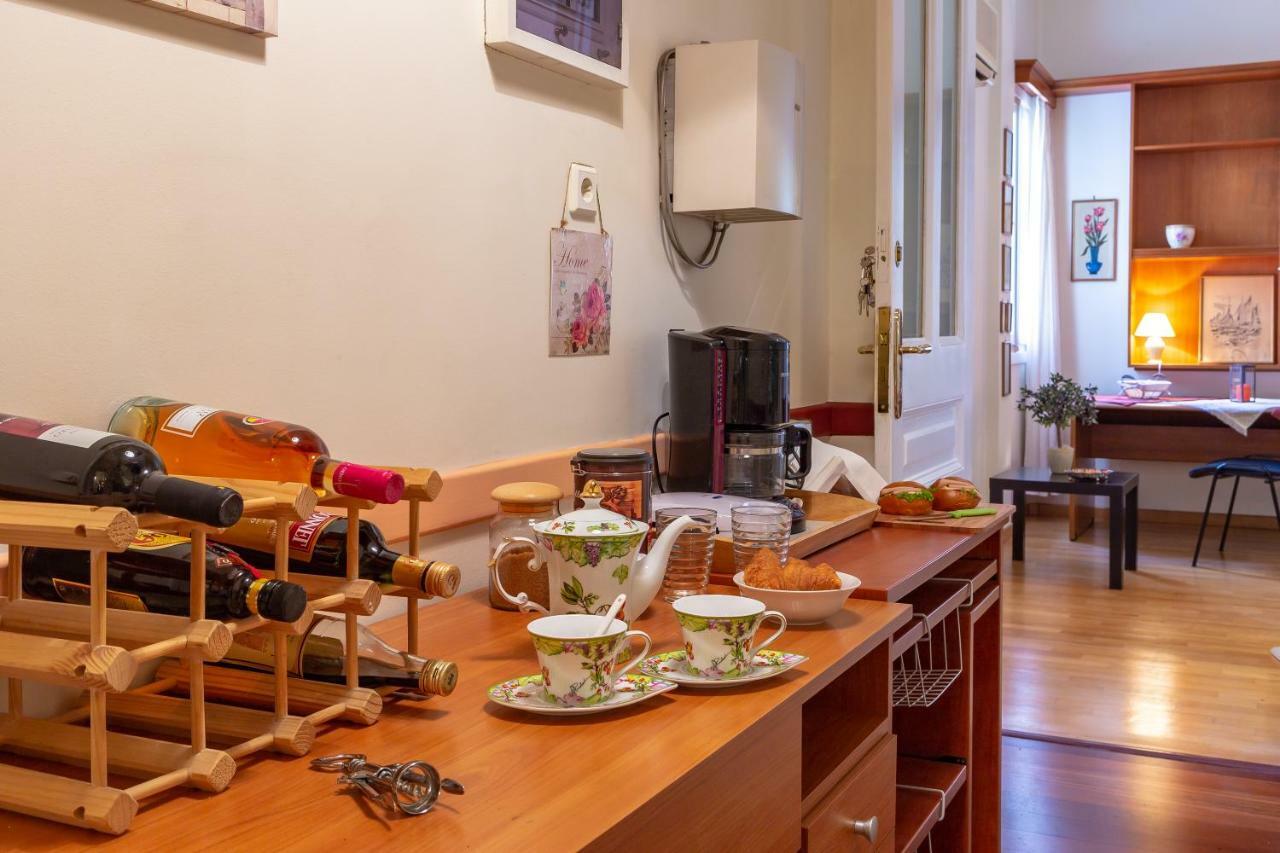 Stately Central Apartment Atenas Exterior foto
