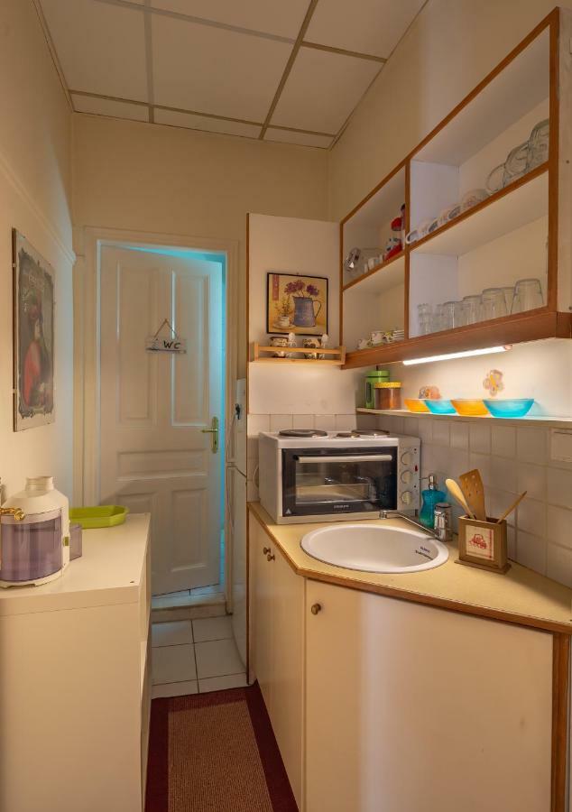 Stately Central Apartment Atenas Exterior foto
